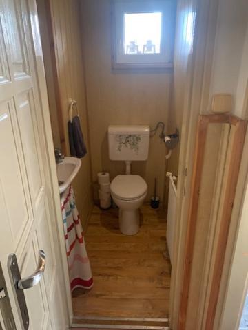 Erd - Csendes, Kenyelmes Csaladi Haz Appartement Buitenkant foto